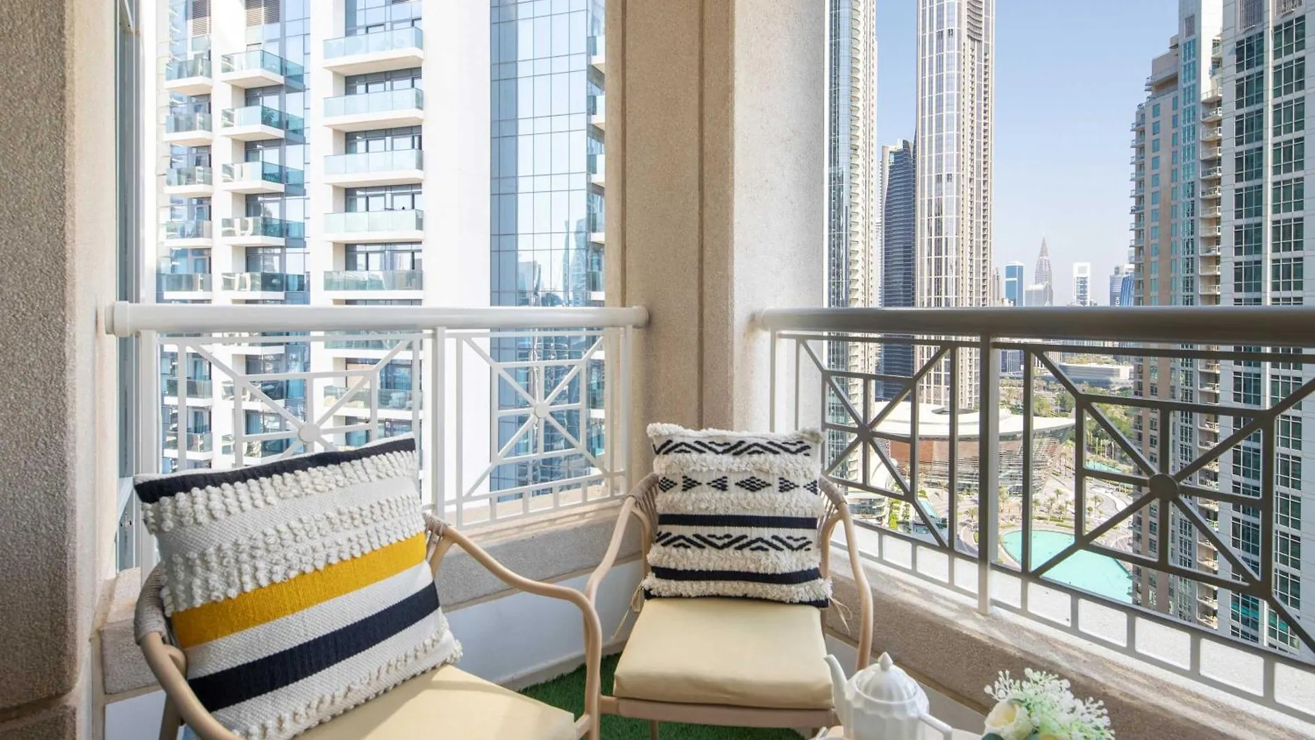 Frank Porter - 29 Boulevard Tower 1 Dubai Apartment