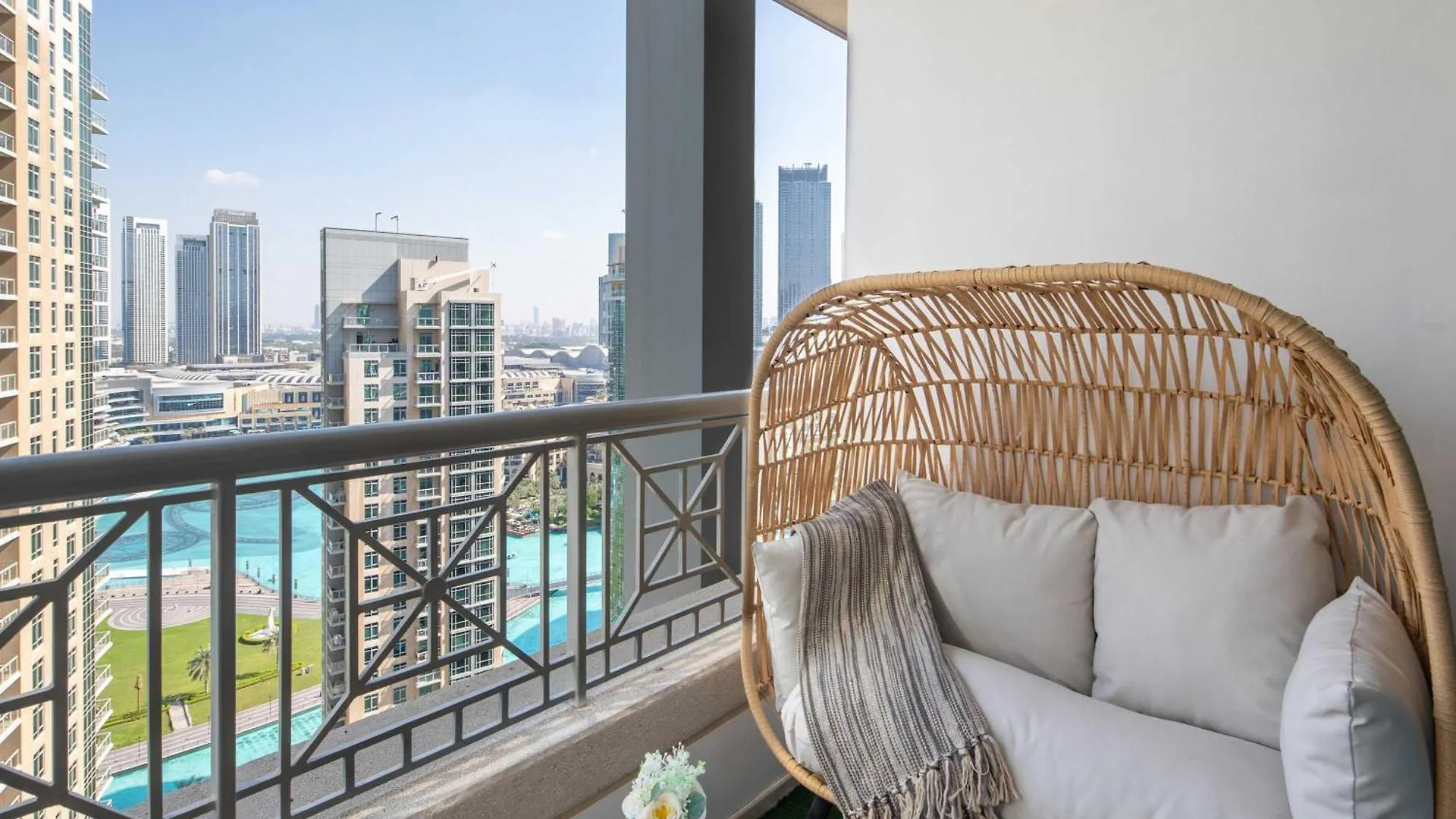 Frank Porter - 29 Boulevard Tower 1 Dubai