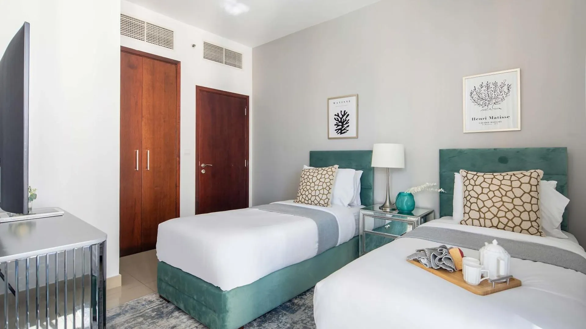 Frank Porter - 29 Boulevard Tower 1 Dubai 0*,  United Arab Emirates
