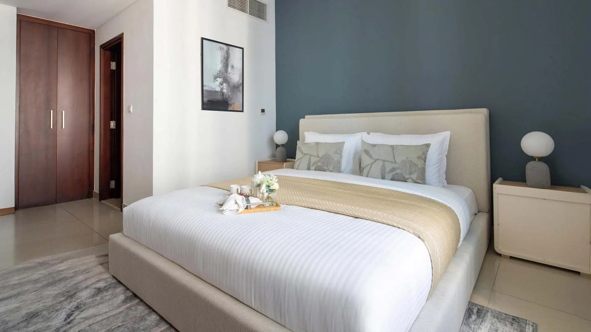 Frank Porter - 29 Boulevard Tower 1 Dubai United Arab Emirates